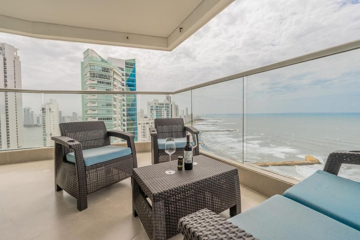 2br Beachfront Murano Elite * Cartagena